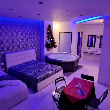 White Room Idromassaggio Su Richiesta Naples Extérieur photo